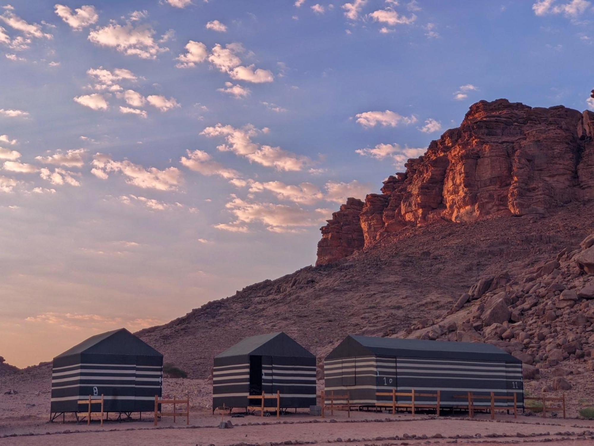 Wadi Rum Camp& Jeep Tour Bagian luar foto